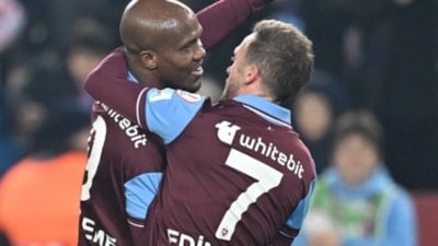 Trabzonspor'da iki ayrılık birden: Nwakaeme ve Edin Visca'ya veda