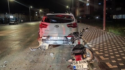 Sivas'ta park halindeki cipe çarptı: Motosikletli yaşamını yitirdi