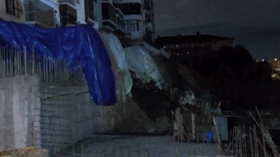 Ankara'da sağanak nedeniyle istinat duvarı çöktü