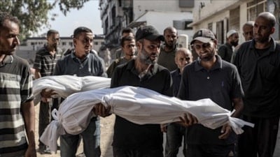 İsrail'in Gazze'ye saldırısında anne, baba ve 1 yaşındaki bebekleri hayatını kaybetti