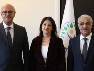 DEM Parti İmralı Heyeti, Öcalan'la görüşmek üzere yola çıktı