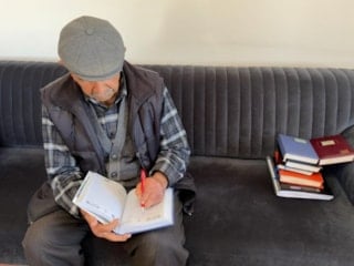 Bu bir hastalık! 59 yıldır tutuyor: "Askerde alıştım"