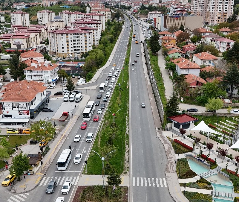 Türkiye’nin geçiş güzergahı Yozgat’ta bayram trafiği yoğunluğu