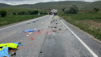Afyonkarahisar'da tırın altında kalan motosiklet sürücüsü hayatını kaybetti