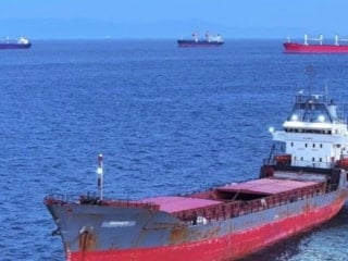 İran: Son 24 saatte 33 gemi Hürmüz Boğazı'ndan geçti
