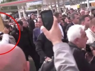 Ali Mahir Başarır, CNN Türk muhabirine saldırdı