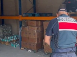 Aydın'da 4 milyon 500 bin TL değerinde tarihi geçmiş ürün ele geçirildi