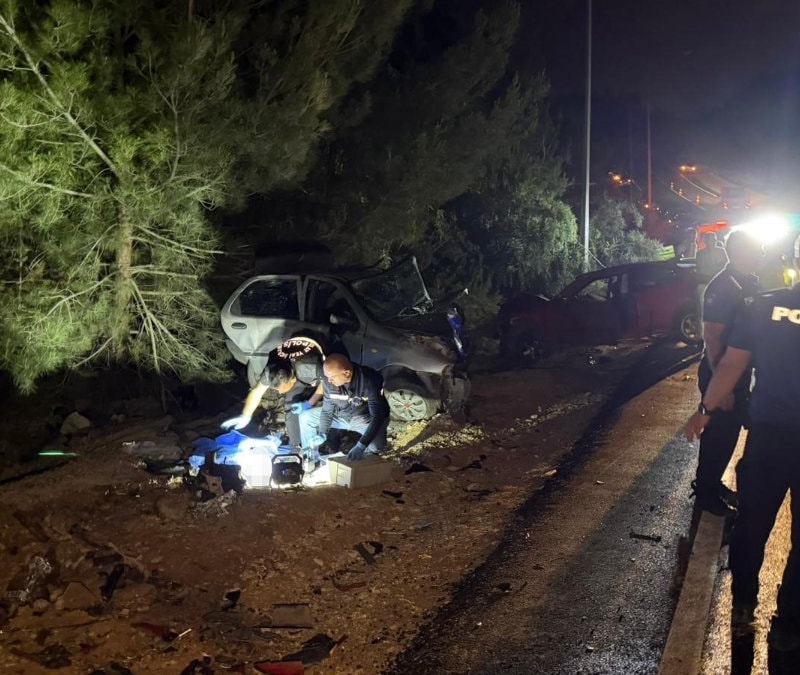 Adana'da feci kazada karı koca öldü, 4 yaşındaki çocukları yaralandı