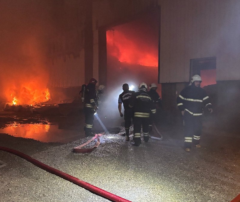 Gaziantep'te mobilya fabrikasında yangın