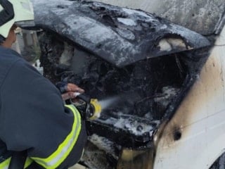 Hatay'da kamyonet küle döndü