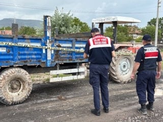 Aksaray’da hayvan gübresi altında kalan genç ağır yaralandı