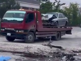 Niğde'de kafa kafaya çarpışan otomobiller hurdaya döndü