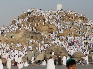 Türk hacı adaylarının Arafat'a intikali başladı