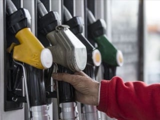 Benzine indirim geliyor: Pompaya yansıyacak