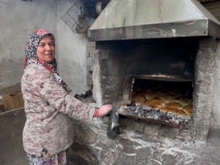 Bursa'da bayrama özel köylerde taş fırınlarda "bayram çöreği" hazırlanıyor