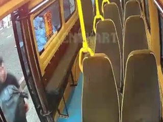 Adana'da telefon bayisini soyan hırsız kaskı çıkarınca yakayı ele verdi: Borçlarım vardı