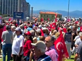 Özgür Özel'in mutlak butlan sonrası ilk mitingi: 'Hain Kemal' sloganları atıldı