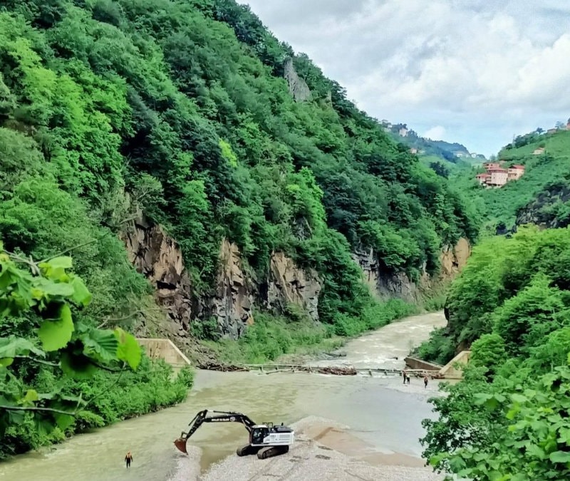 Giresun'da balık tutmak isterken akıntıya kapıldı