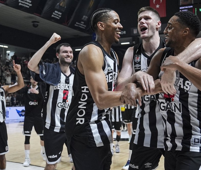 Beşiktaş GAİN, Galatasaray MCT Technic'i 25 sayı farkla mağlup etti