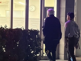 Zülfü Livaneli’nin eşi Ülker Livaneli merdivenden düşerek yaralandı