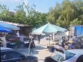 İzmir'de pazarcılar arasında silahlı kavga kamerada