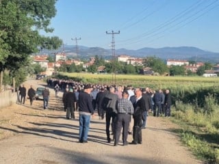 Edirne'de asırlık bayramlaşma geleneği: Yüzlerce kişi mezarlıkta buluştu