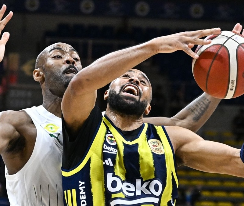 Erokspor yenen Fenerbahçe seride öne geçti