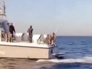 Türk balıkçı Yunan Sahil Güvenliği'ne meydan okudu: Sık ulan