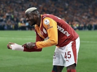 Victor Osimhen'dan amatör futbolcuya büyük jest!