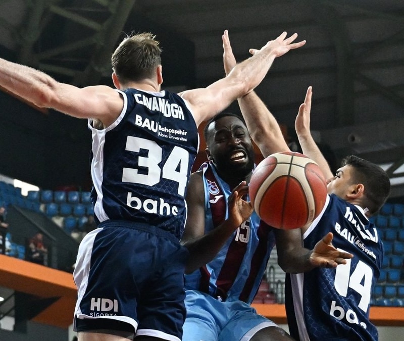 Trabzonspor'u deviren Bahçeşehir Koleji yarı finale yükseldi