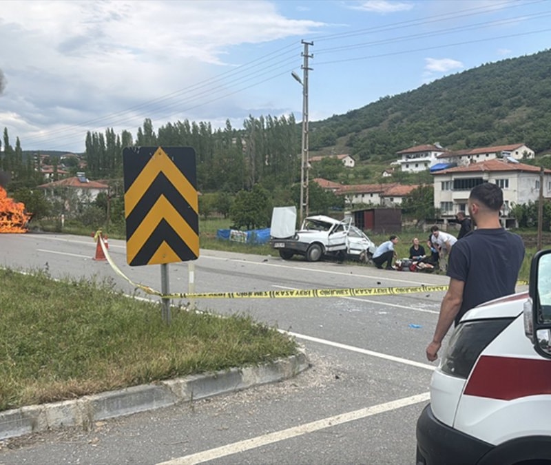 Amasya'da feci kazada dede ve torun yaşamını yitirdi