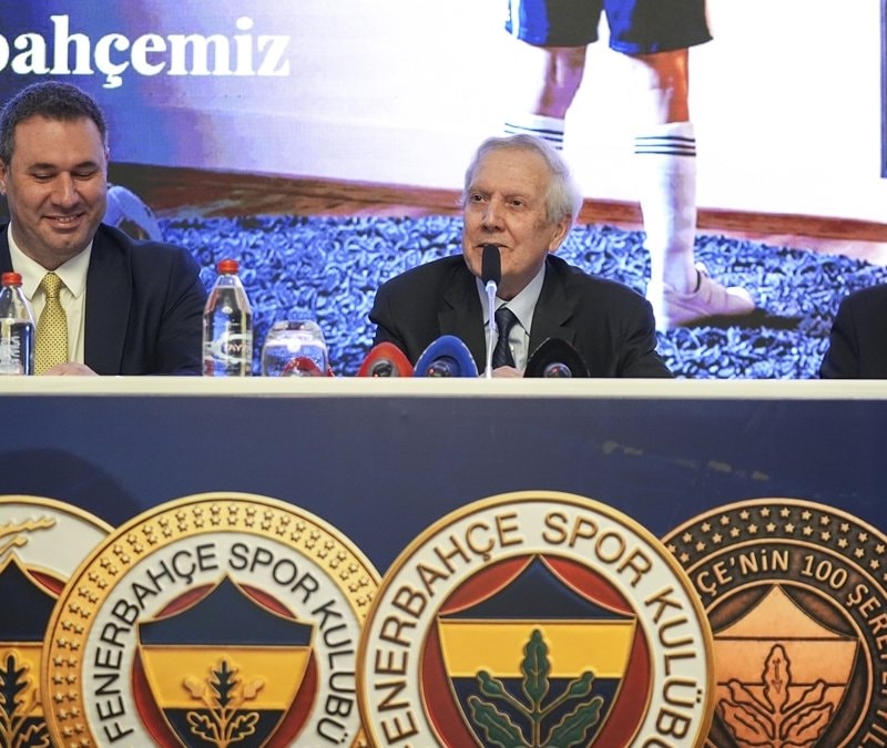 Aziz Yıldırım cephesinden transfer açıklaması: İki tane santrfor alıyoruz