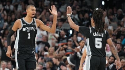 NBA play-off'larında Spurs, Thunder'ı yenerek seriyi eşitledi