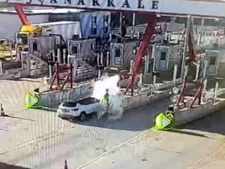 Tekirdağ'da otoyol bariyerlerine ok gibi saplanan araçtaki çifti ölüm ayırdı