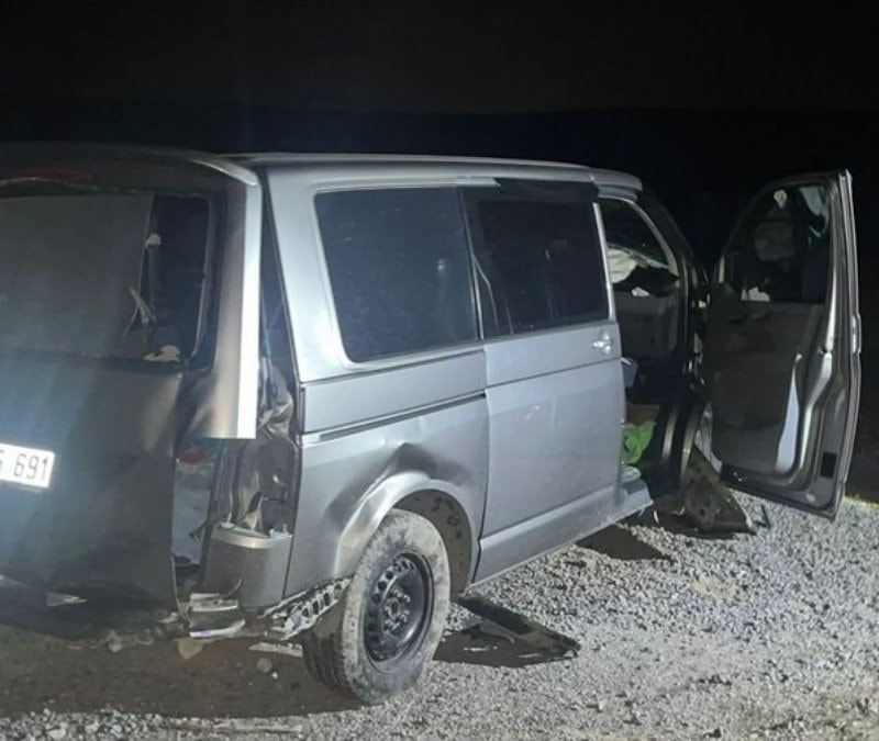 Kars'ta şarampole devrilen aracın sürücüsü hayatını kaybetti