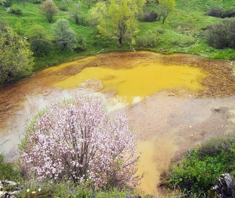 Efsanevi Dipsizgöl'ün değişen rengi, ziyaretçileri üzdü