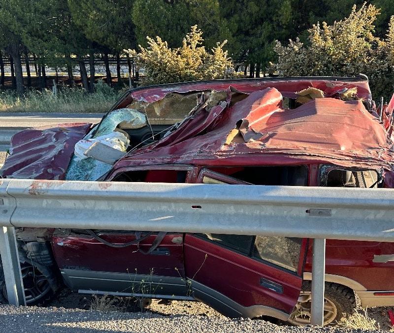 Uşak’ta feci kazada 1 kişi hayatını kaybederken, 2 kişi yaralandı