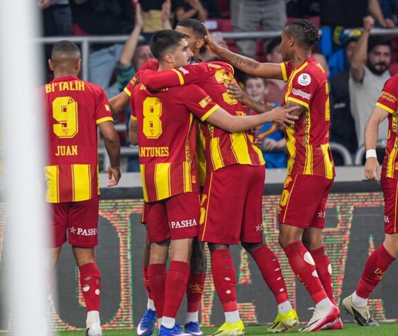 Göztepe, 2 futbolcunun ayrılığını resmen duyurdu