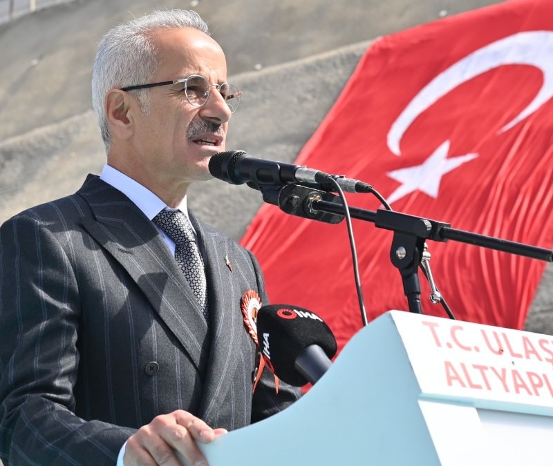 Bakan Uraloğlu duyurdu: 42 ili birbirine bağlayan Ankara-Kırıkkale-Delice Otoyolu'nun yarısı tamam