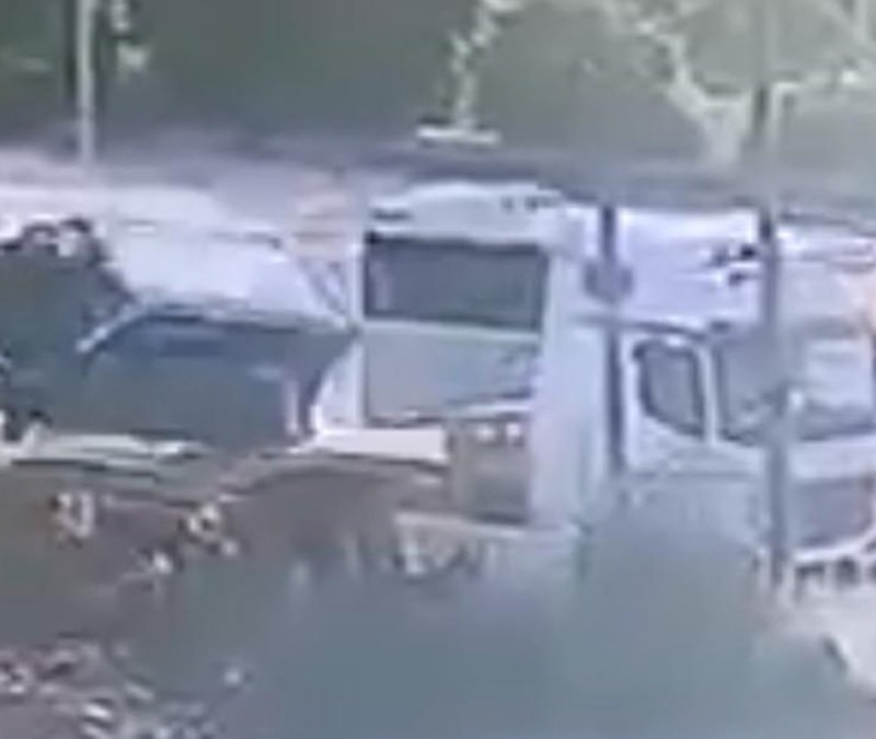 Tekirdağ'da midibüs ile hafif ticari araç çarpıştı: 1 ölü 8 yaralı
