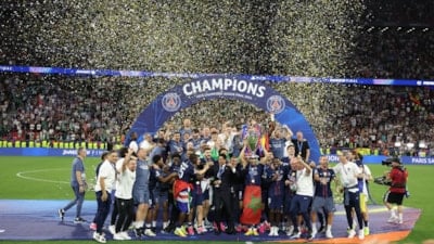 PSG futbolcularının şampiyonluk mutluluğu