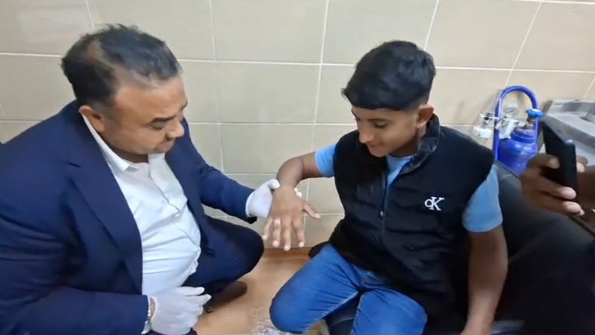 Şanlıurfa'da parmağına yüzük sıkışan vatandaşın yardımına itfaiye amiri yetişti