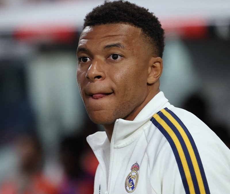 Kylian Mbappe bin pişman! PSG, Devler Ligi'ni yine kazandı