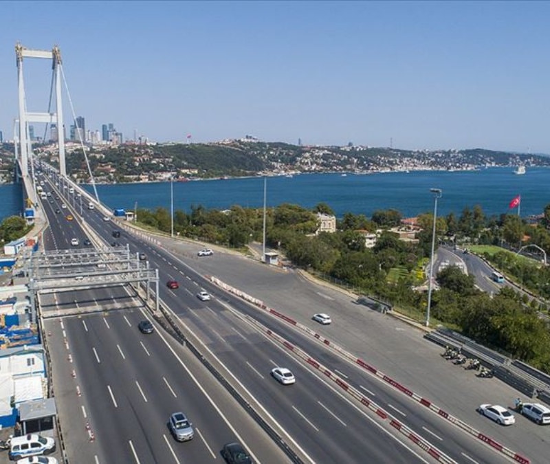 İstanbul'da bazı yollar trafiğe kapatıldı