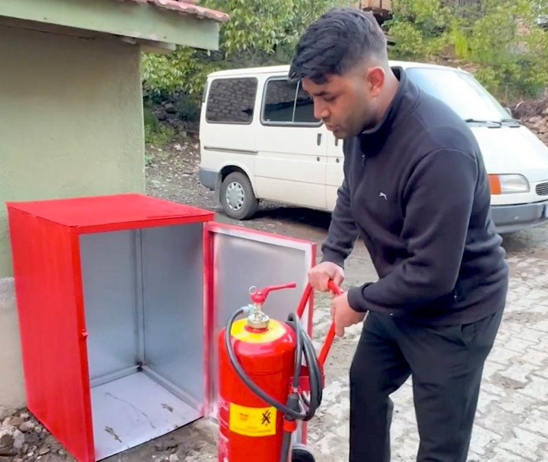 Kastamonu'da köyü yok eden yangına karşı her noktaya yangın dolabı
