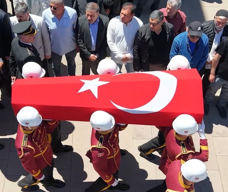 Şehit Astsubay Yusuf Ergün'e veda: Ne mutlu bana, şehit babasıyım