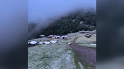 Kastamonu'da aynı günde iki mevsim: Sahilde deniz, yayla kar keyfi