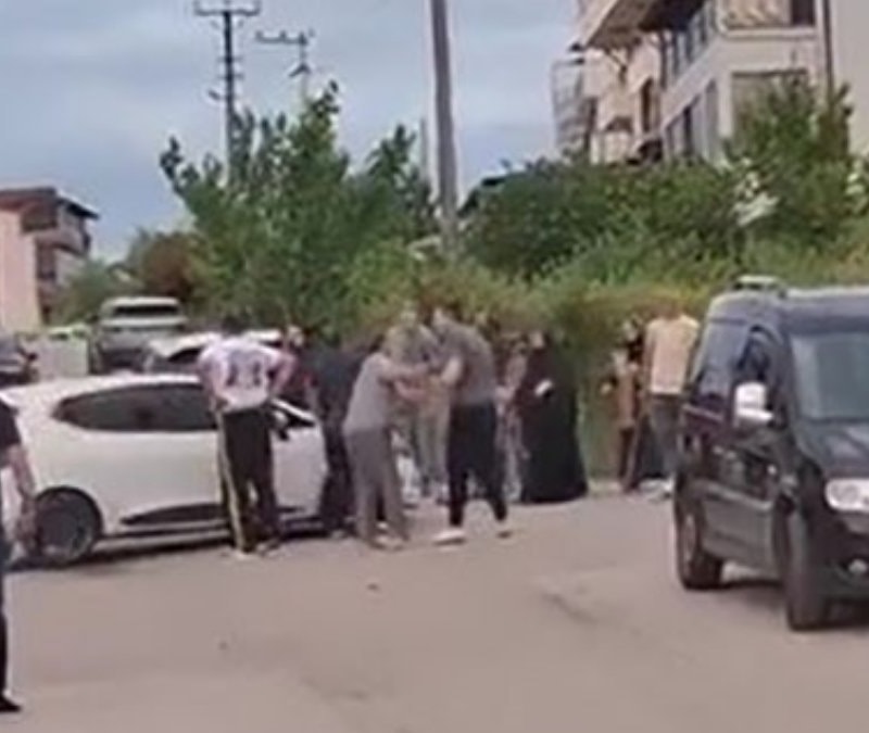 Kocaeli'de aileler arasında silahlı sopalı kavga: 10 yaralı