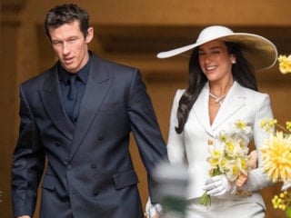 Şarkıcı Dua Lipa ve Callum Turner evlendi! Sade nikah kareleri beğeni topladı