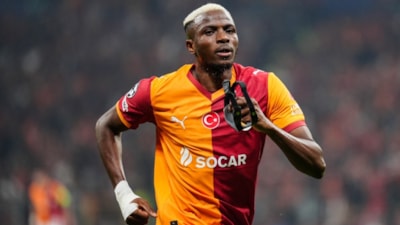 Victor Osimhen hocasının transfer sözlerine cevap verdi